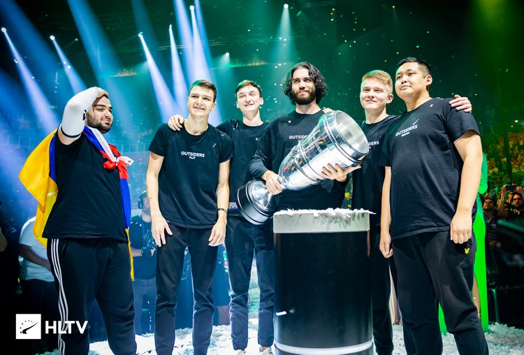 Российская Outsiders стала чемпионом IEM Rio Major 2022 по СS:GO — она разгромила Heroic и выиграла $500 тысяч